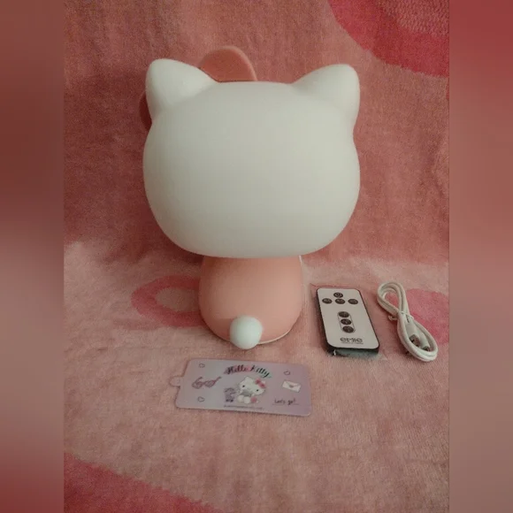 EXCLUSIVE - Hello Kitty Soft Touch LED Night Light - Picture 6 of 8